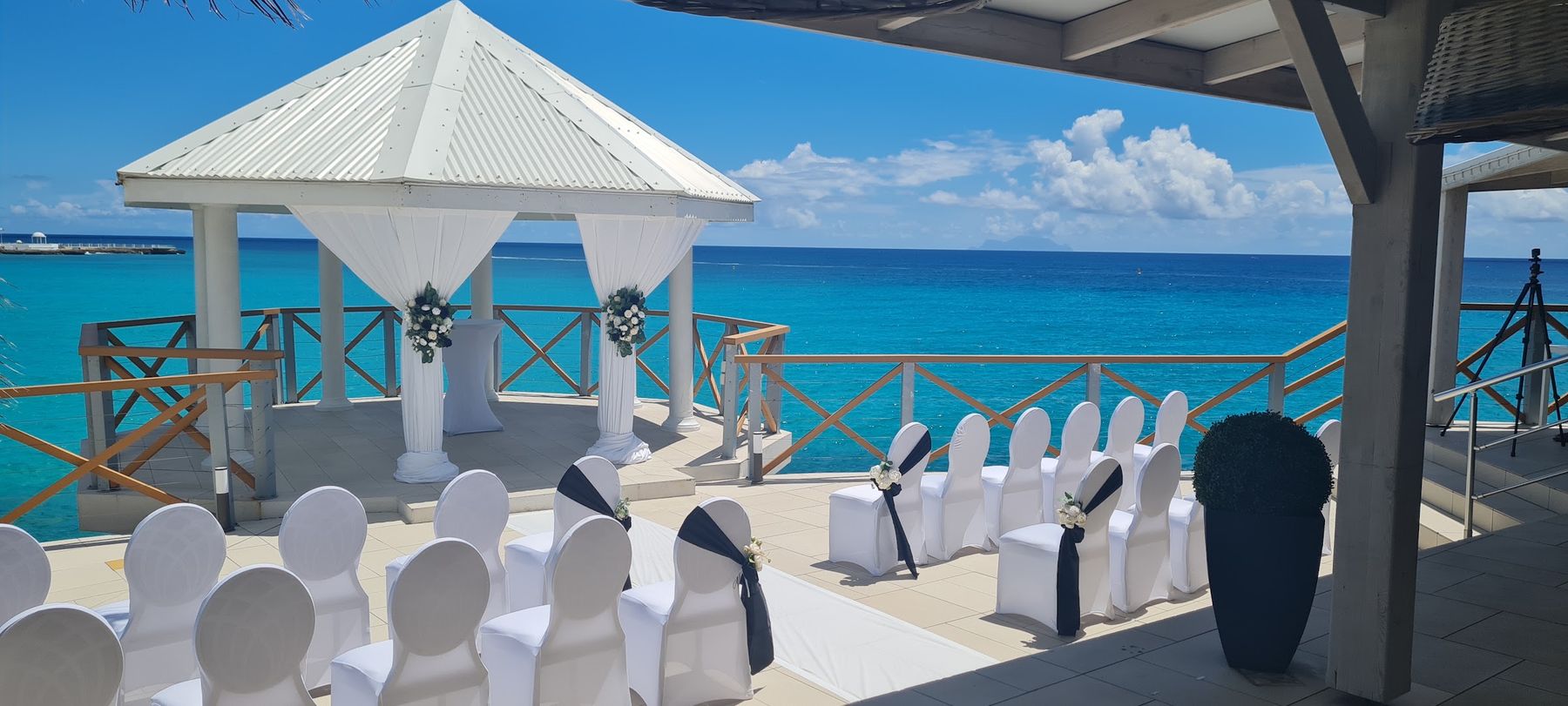 Christy & Michael, Seaside gazebo & terrace in St. Maarten